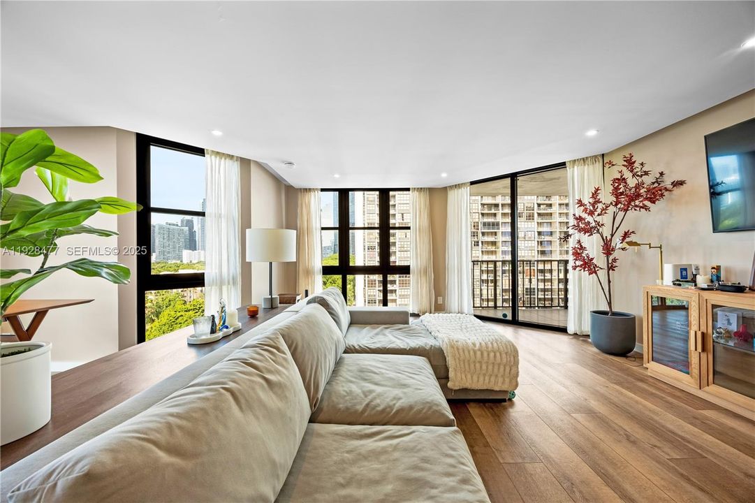 待售: $779,000 (2 贝兹, 2 浴室, 1567 平方英尺)