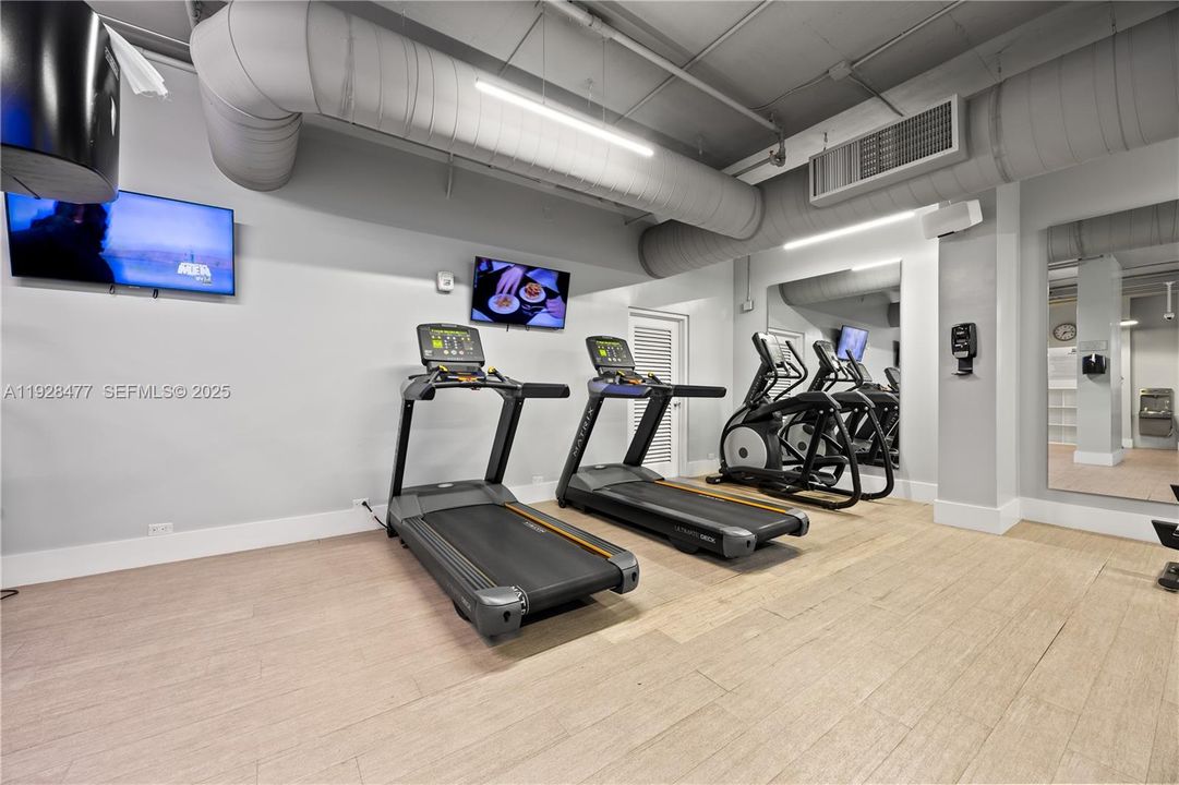 待售: $779,000 (2 贝兹, 2 浴室, 1567 平方英尺)