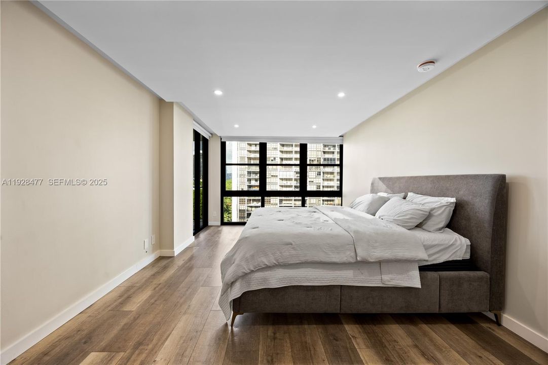 待售: $779,000 (2 贝兹, 2 浴室, 1567 平方英尺)