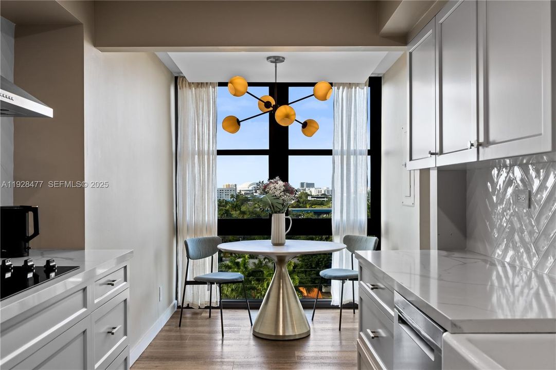 待售: $779,000 (2 贝兹, 2 浴室, 1567 平方英尺)