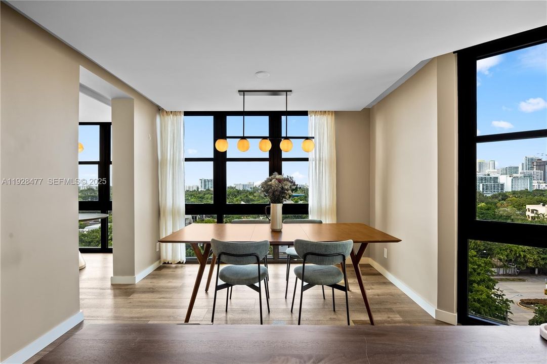 待售: $779,000 (2 贝兹, 2 浴室, 1567 平方英尺)