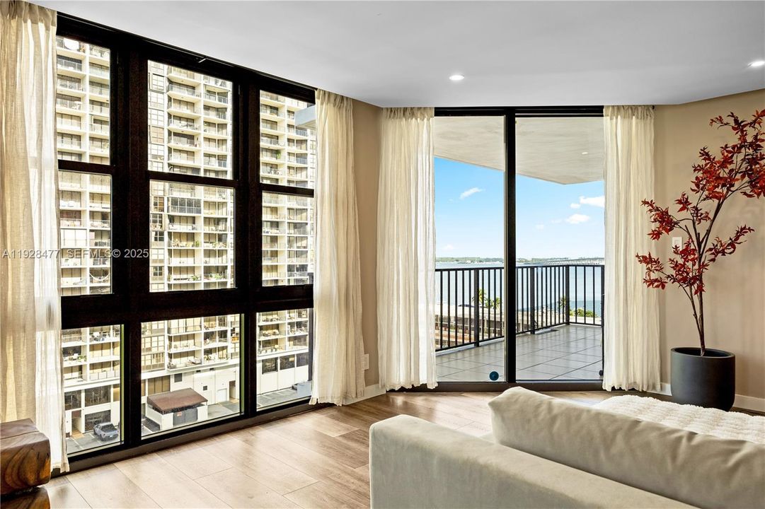 待售: $779,000 (2 贝兹, 2 浴室, 1567 平方英尺)