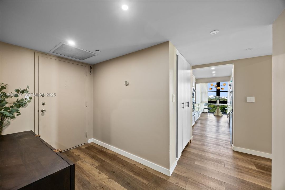 待售: $779,000 (2 贝兹, 2 浴室, 1567 平方英尺)