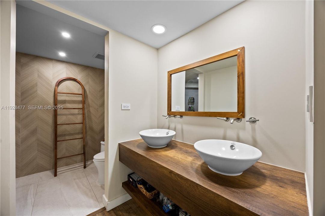 待售: $779,000 (2 贝兹, 2 浴室, 1567 平方英尺)