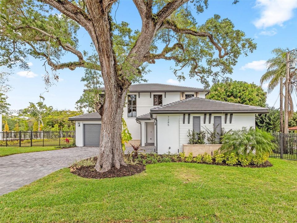 For Sale: $3,000,000 (4 beds, 3 baths, 4143 Square Feet)