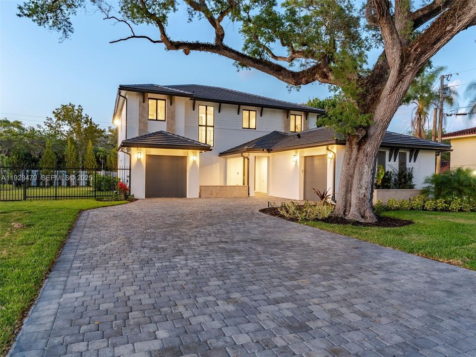 For Sale: $3,000,000 (4 beds, 3 baths, 4143 Square Feet)