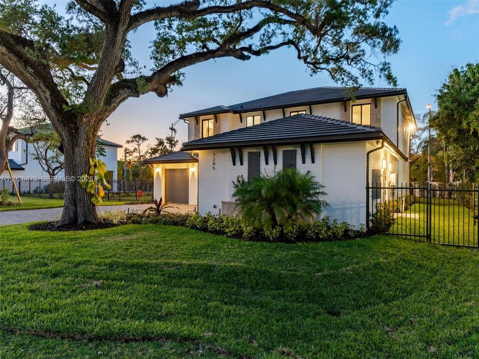 For Sale: $3,000,000 (4 beds, 3 baths, 4143 Square Feet)
