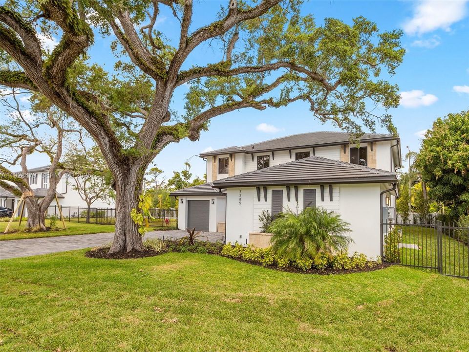 For Sale: $3,000,000 (4 beds, 3 baths, 4143 Square Feet)