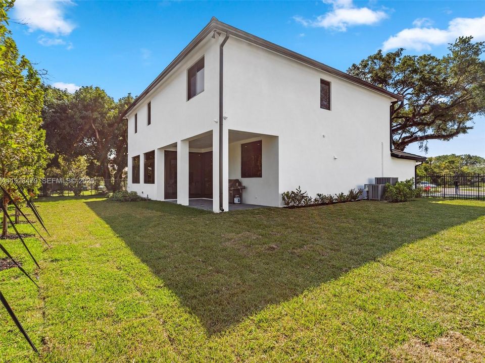 For Sale: $3,000,000 (4 beds, 3 baths, 4143 Square Feet)