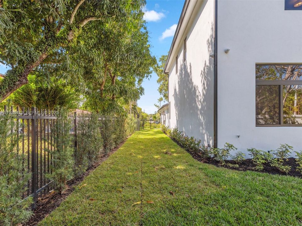 For Sale: $3,000,000 (4 beds, 3 baths, 4143 Square Feet)