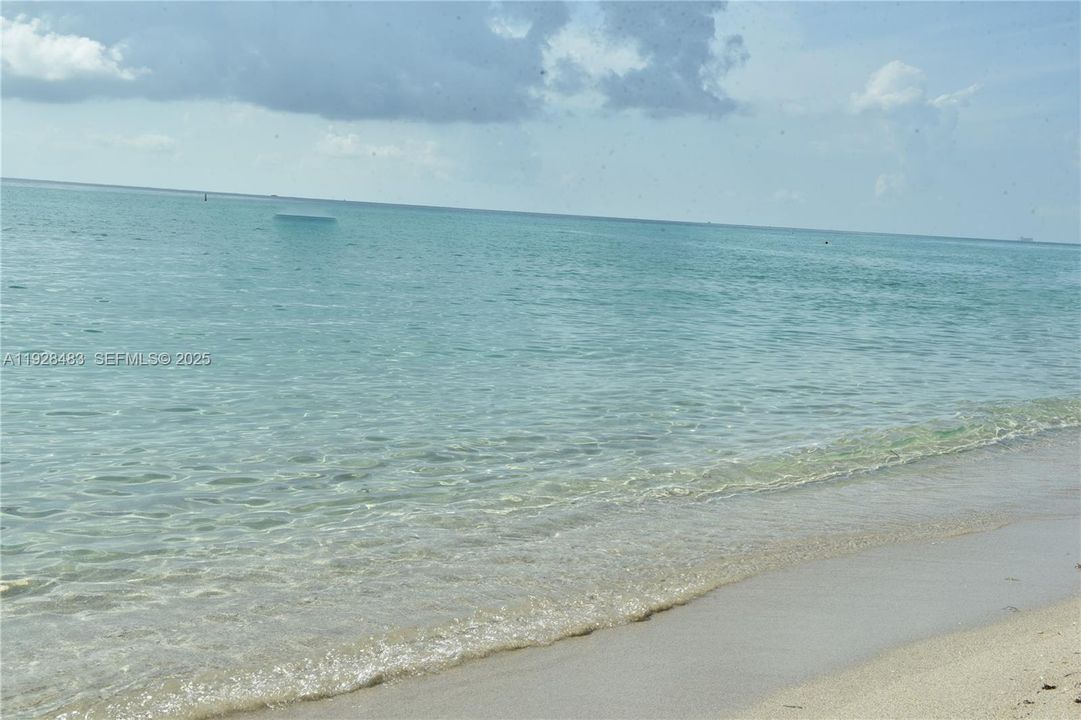 For Sale: $1,750,000 (3 beds, 3 baths, 1979 Square Feet)