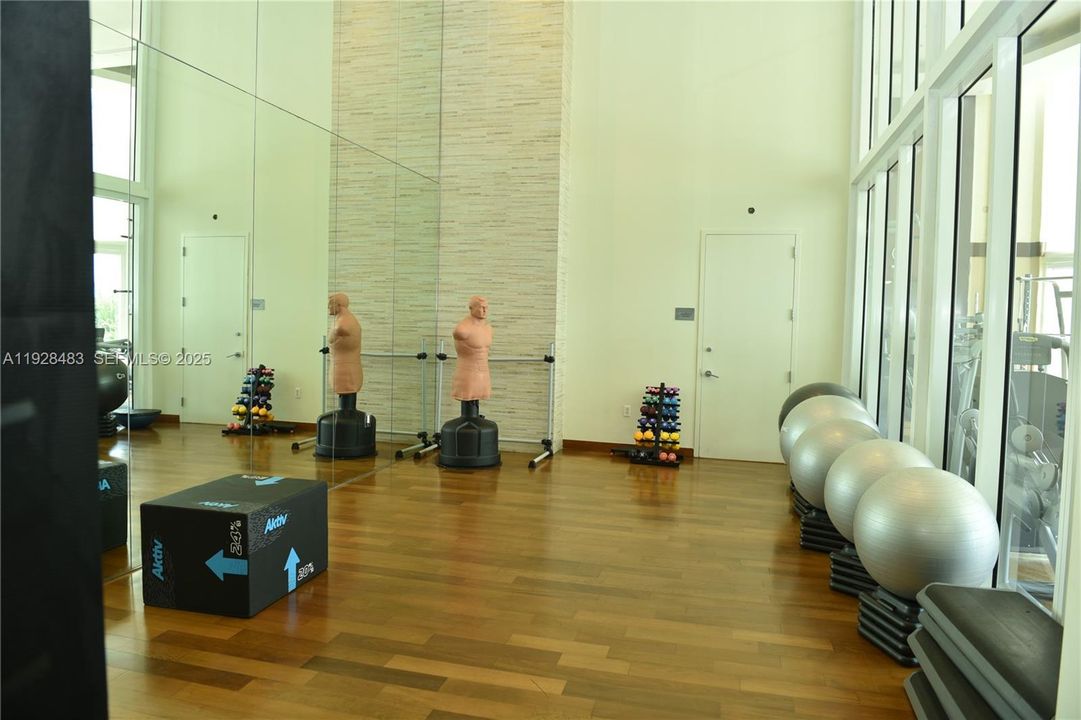 For Sale: $1,750,000 (3 beds, 3 baths, 1979 Square Feet)