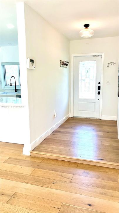 出租: $6,200 (3 贝兹, 2 浴室, 1347 平方英尺)