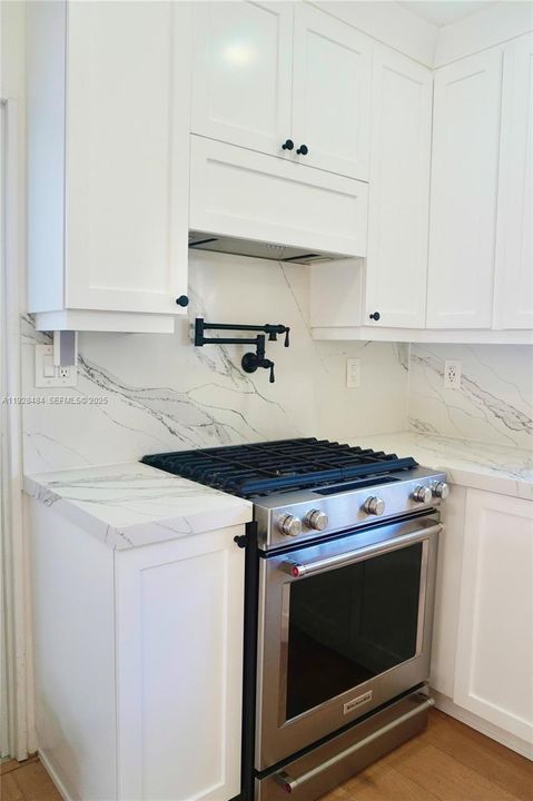 出租: $6,200 (3 贝兹, 2 浴室, 1347 平方英尺)