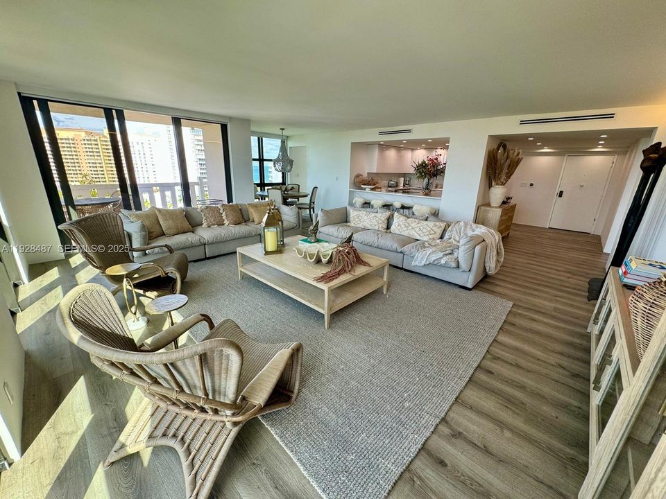 В аренду: $13,500 (3 спален, 2 ванн, 1782 Квадратных фут)