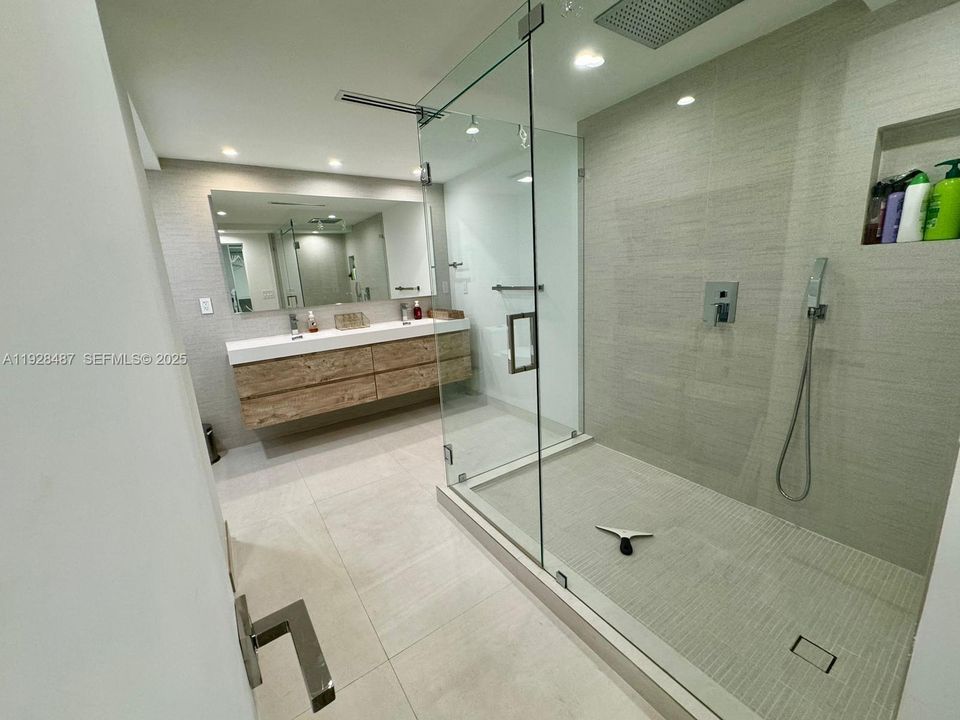 В аренду: $13,500 (3 спален, 2 ванн, 1782 Квадратных фут)