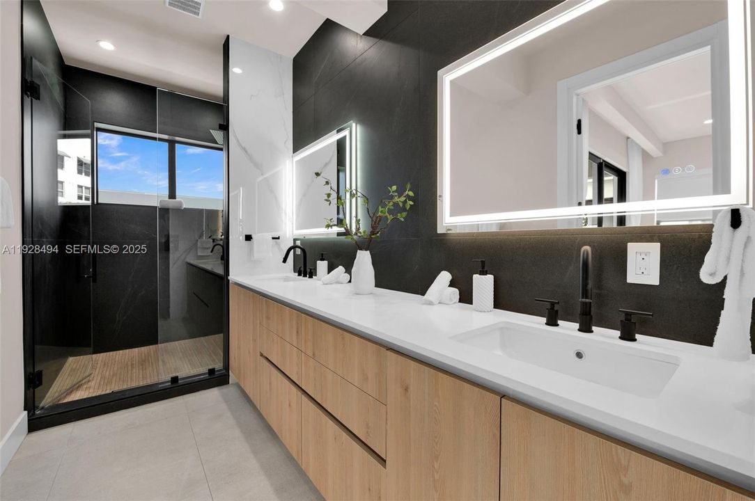 For Rent: $9,250 (3 beds, 3 baths, 0 Square Feet)