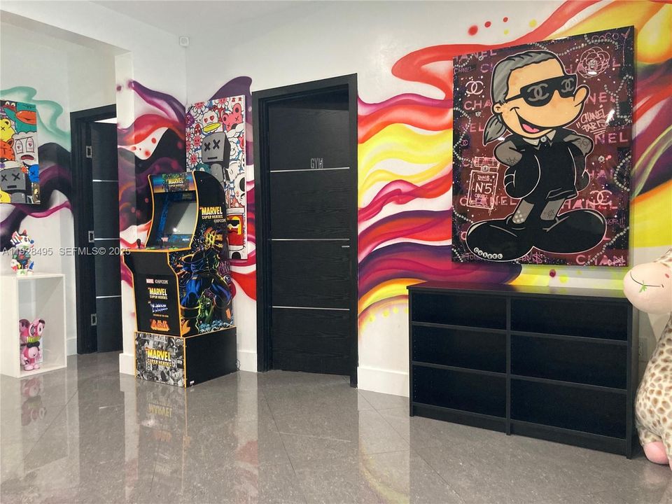 For Rent: $7,000 (4 beds, 4 baths, 2492 Square Feet)