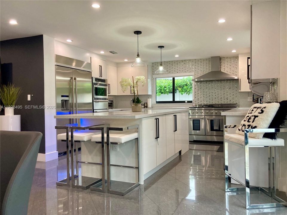 For Rent: $7,000 (4 beds, 4 baths, 2492 Square Feet)