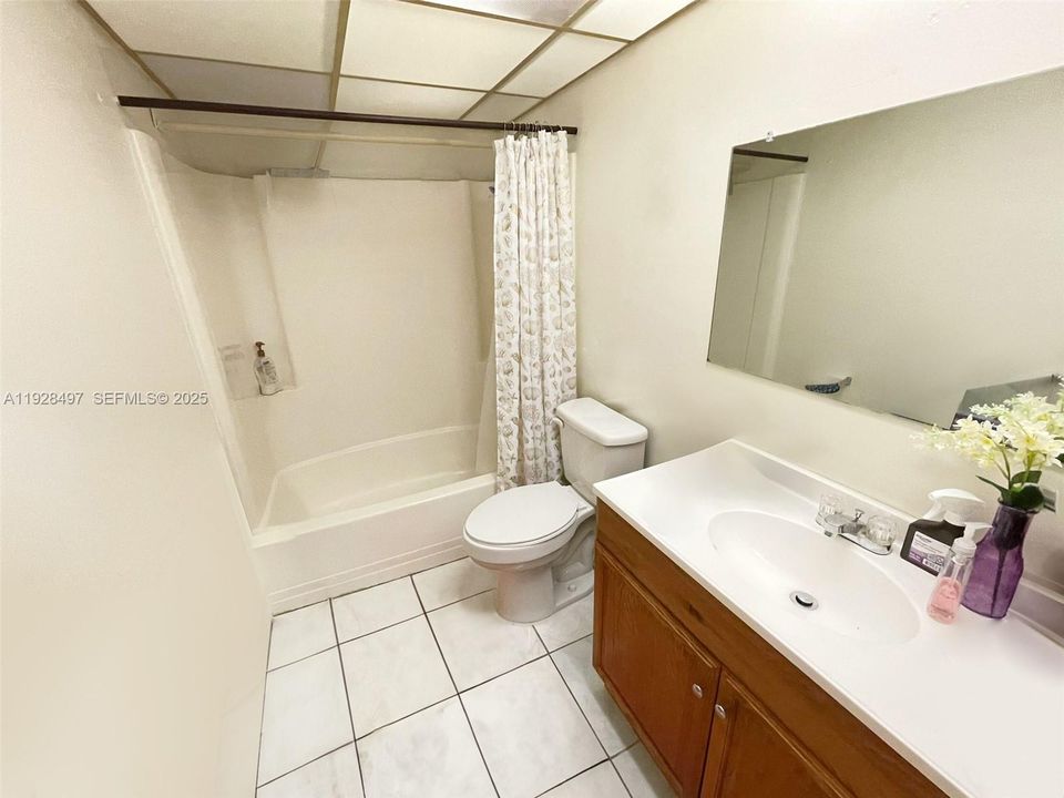 For Sale: $134,500 (2 beds, 2 baths, 959 Square Feet)