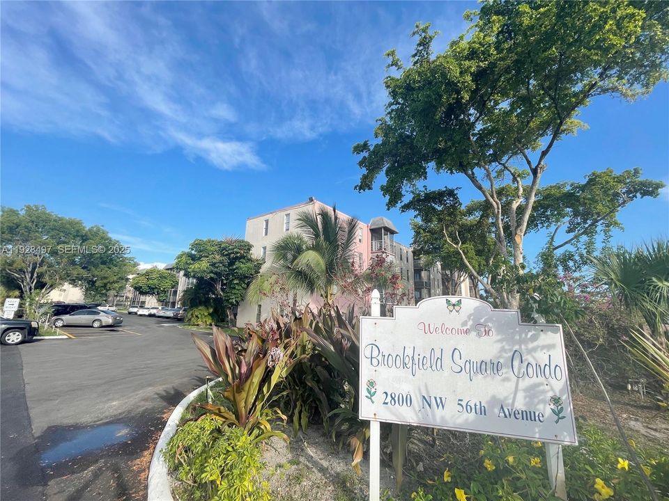 For Sale: $134,500 (2 beds, 2 baths, 959 Square Feet)