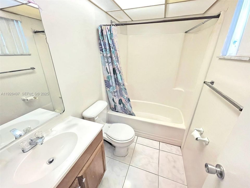 For Sale: $134,500 (2 beds, 2 baths, 959 Square Feet)