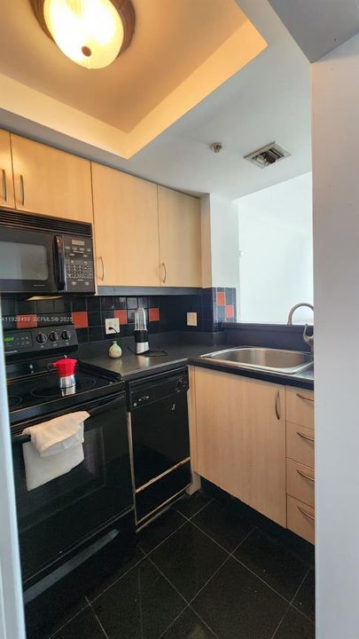 待售: $595,000 (1 贝兹, 1 浴室, 680 平方英尺)