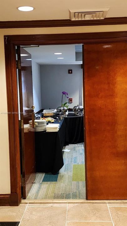 待售: $595,000 (1 贝兹, 1 浴室, 680 平方英尺)