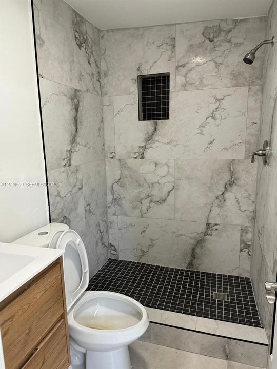 For Rent: $1,400 (1 beds, 1 baths, 2571 Square Feet)