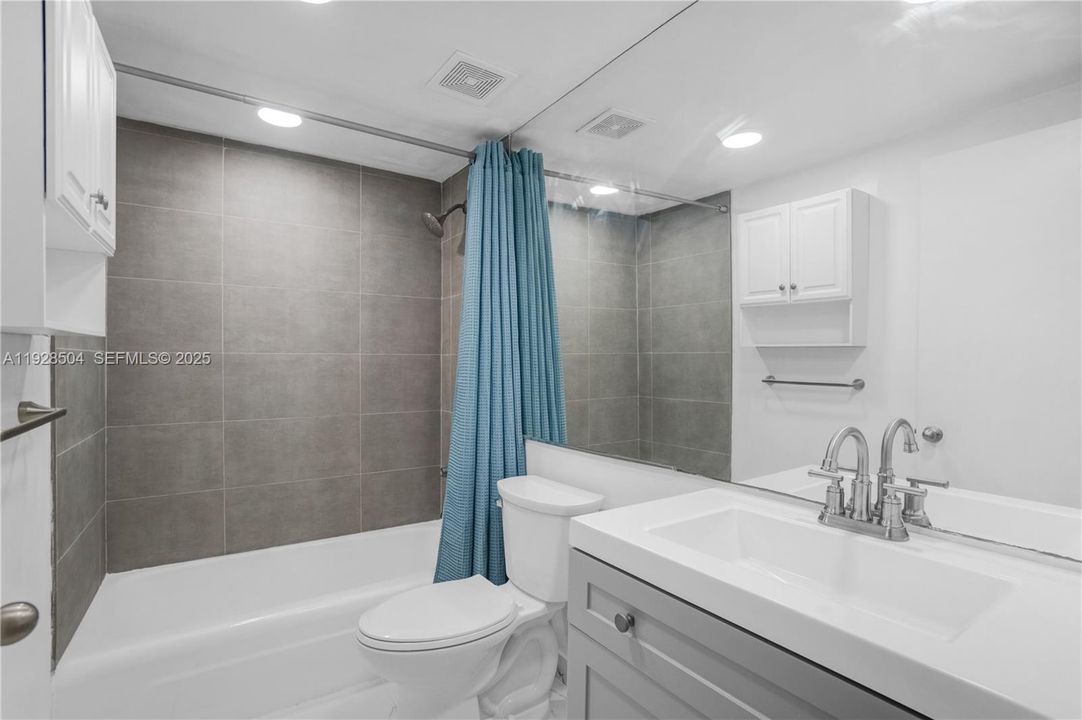 For Rent: $2,650 (1 beds, 1 baths, 950 Square Feet)