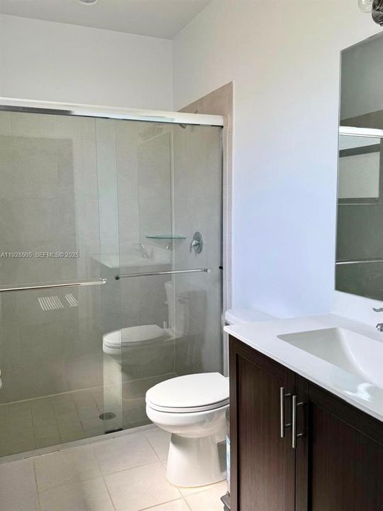 En Venta: $629,900 (4 camas, 3 baños, 2228 Pies cuadrados)