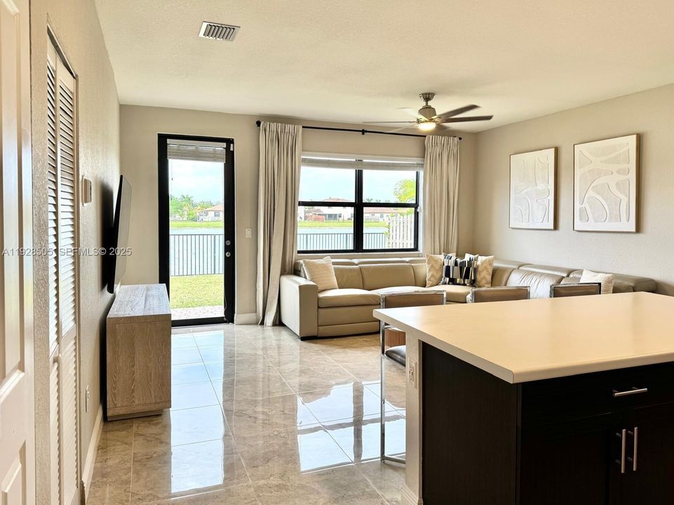 En Venta: $629,900 (4 camas, 3 baños, 2228 Pies cuadrados)