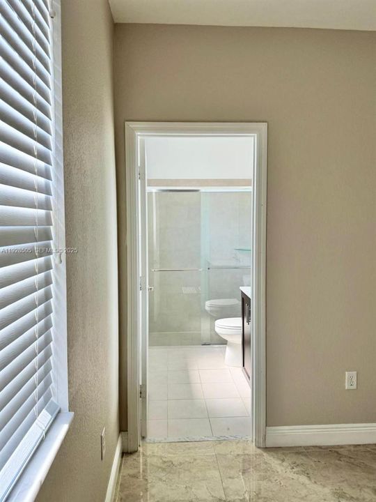 En Venta: $629,900 (4 camas, 3 baños, 2228 Pies cuadrados)