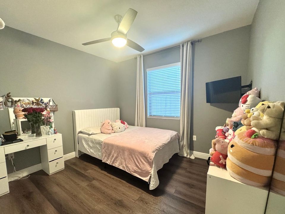 En Venta: $629,900 (4 camas, 3 baños, 2228 Pies cuadrados)