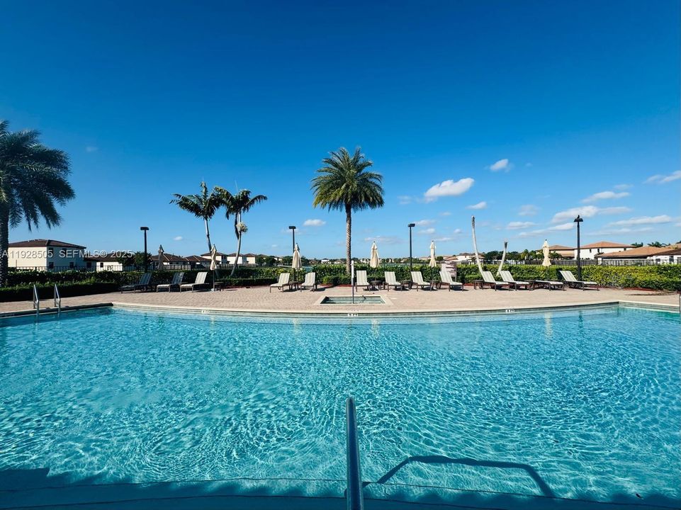 En Venta: $629,900 (4 camas, 3 baños, 2228 Pies cuadrados)