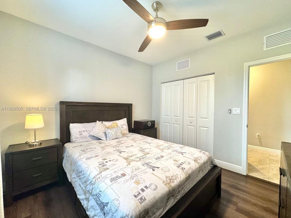 En Venta: $629,900 (4 camas, 3 baños, 2228 Pies cuadrados)