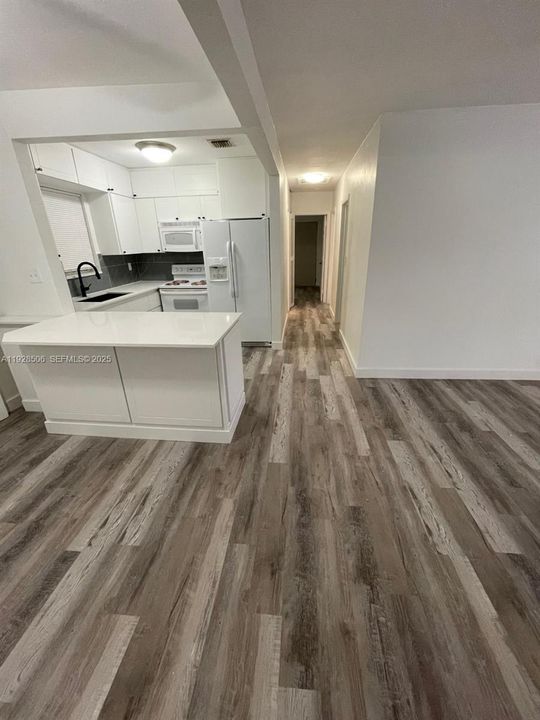 В аренду: $3,500 (3 спален, 2 ванн, 1500 Квадратных фут)