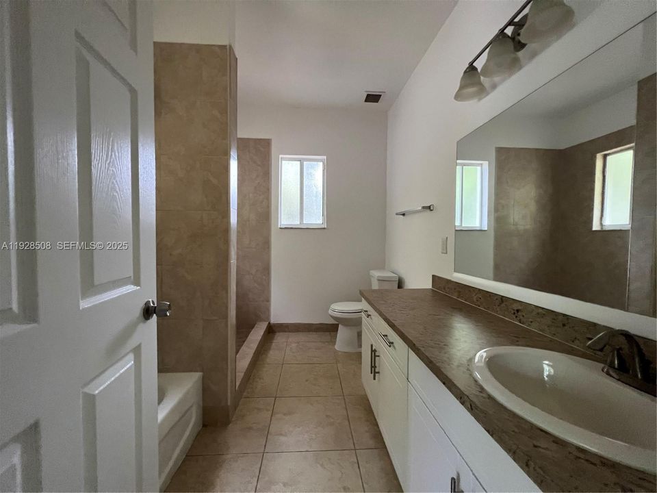 出租: $2,900 (4 贝兹, 2 浴室, 1762 平方英尺)