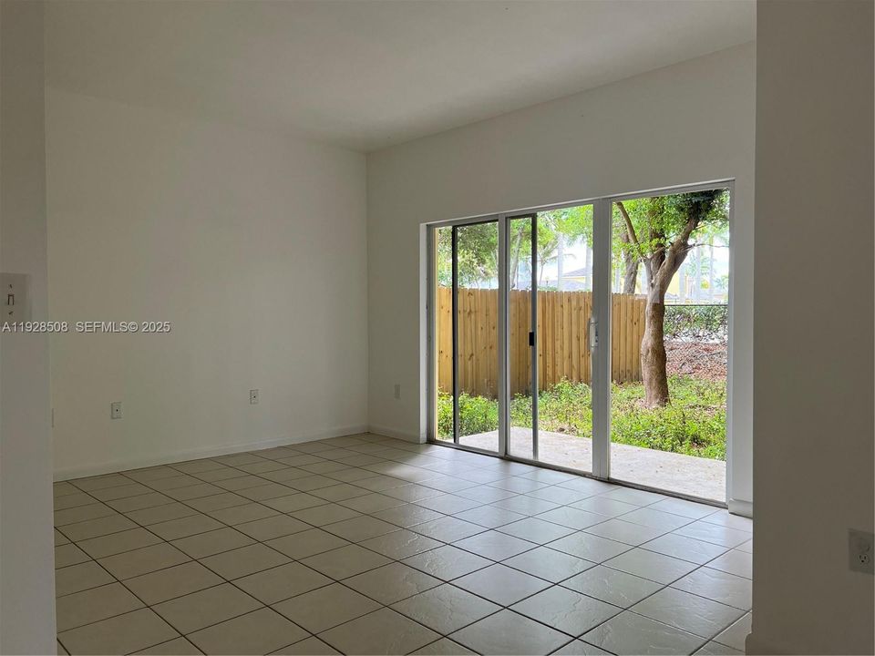 出租: $2,900 (4 贝兹, 2 浴室, 1762 平方英尺)