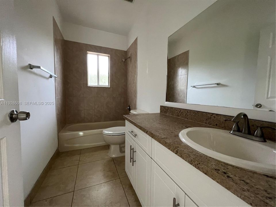 出租: $2,900 (4 贝兹, 2 浴室, 1762 平方英尺)