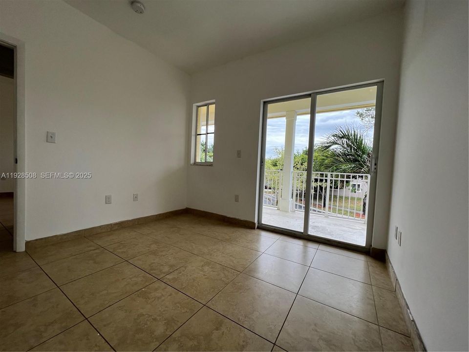 出租: $2,900 (4 贝兹, 2 浴室, 1762 平方英尺)