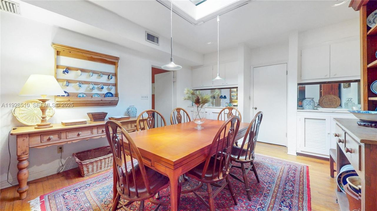 待售: $2,900,000 (4 贝兹, 4 浴室, 3105 平方英尺)