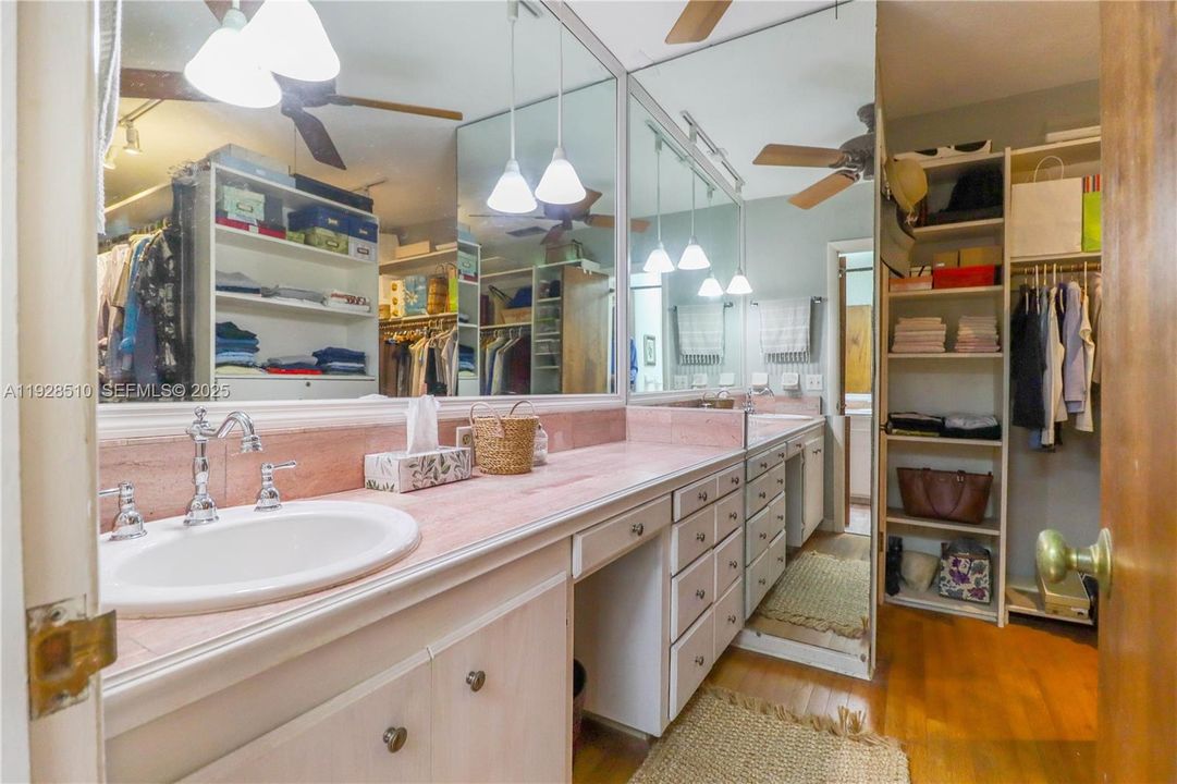 待售: $2,900,000 (4 贝兹, 4 浴室, 3105 平方英尺)