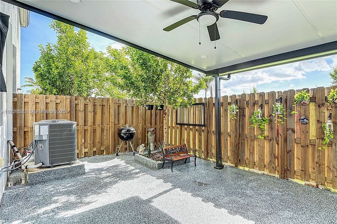 For Sale: $460,000 (3 beds, 2 baths, 1722 Square Feet)