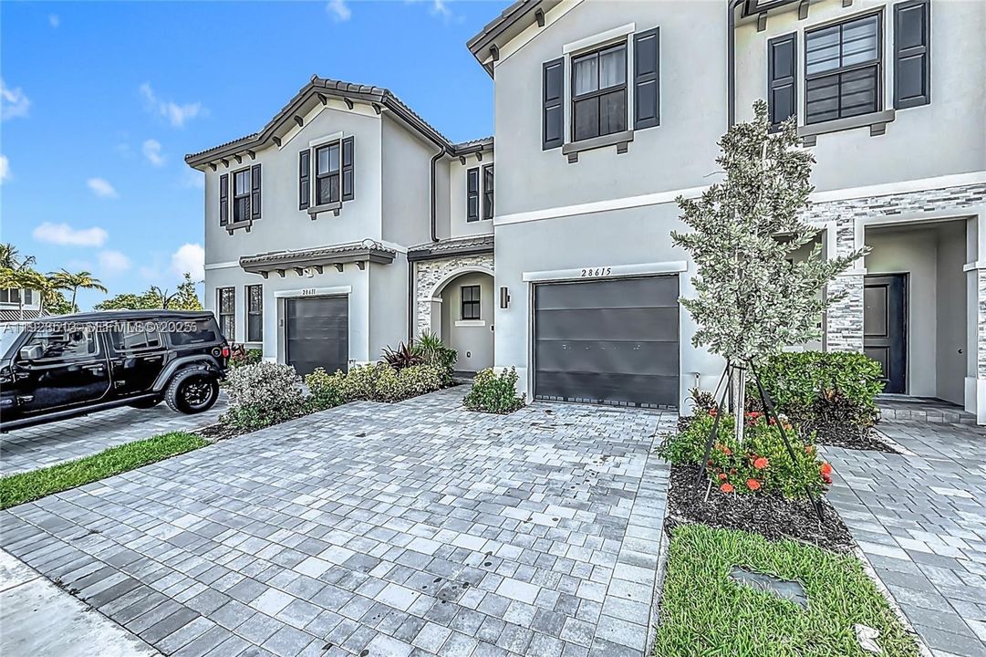 For Sale: $460,000 (3 beds, 2 baths, 1722 Square Feet)