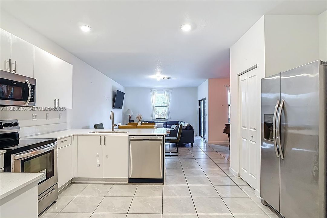 For Sale: $460,000 (3 beds, 2 baths, 1722 Square Feet)