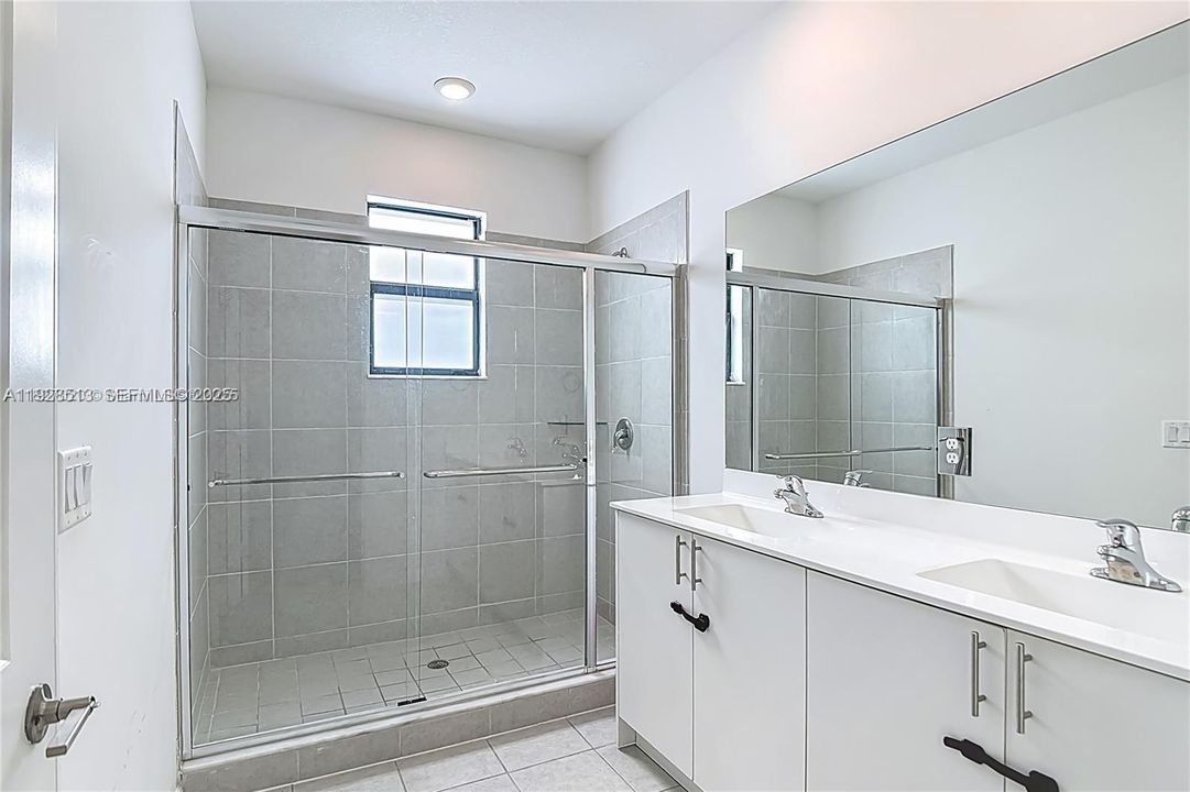 For Sale: $460,000 (3 beds, 2 baths, 1722 Square Feet)