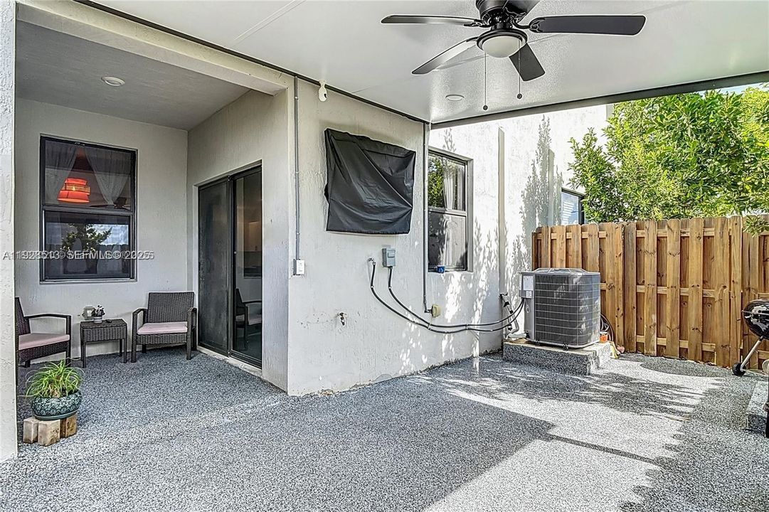 For Sale: $460,000 (3 beds, 2 baths, 1722 Square Feet)