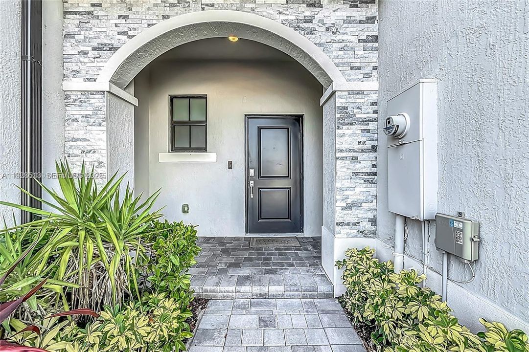 For Sale: $460,000 (3 beds, 2 baths, 1722 Square Feet)