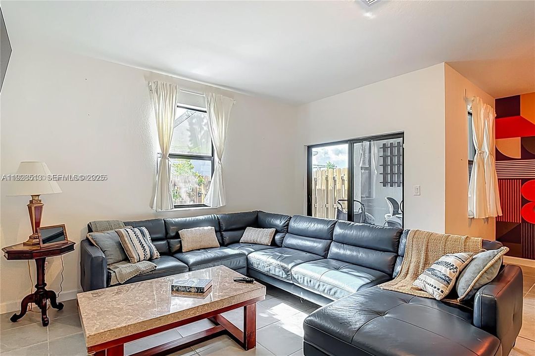 For Sale: $460,000 (3 beds, 2 baths, 1722 Square Feet)
